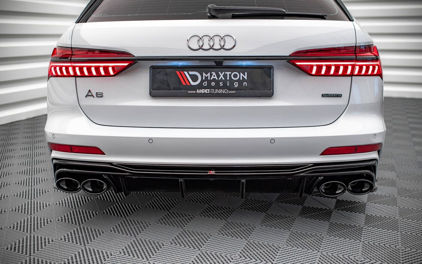 Zadnji podaljšek odbijača + imitacija izpuha Audi A6 C8 S-Line 18- ČRNA SIJAJ