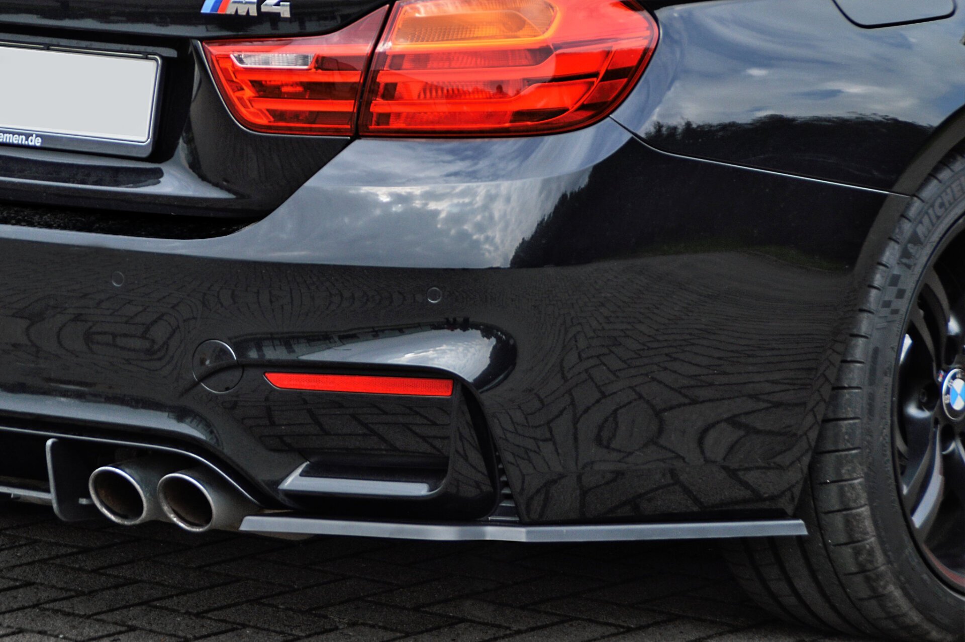 IN-Tuning zadnji stranski podaljšek odbijača BMW M3 / M4 - F80 / F82 / F83 2014-