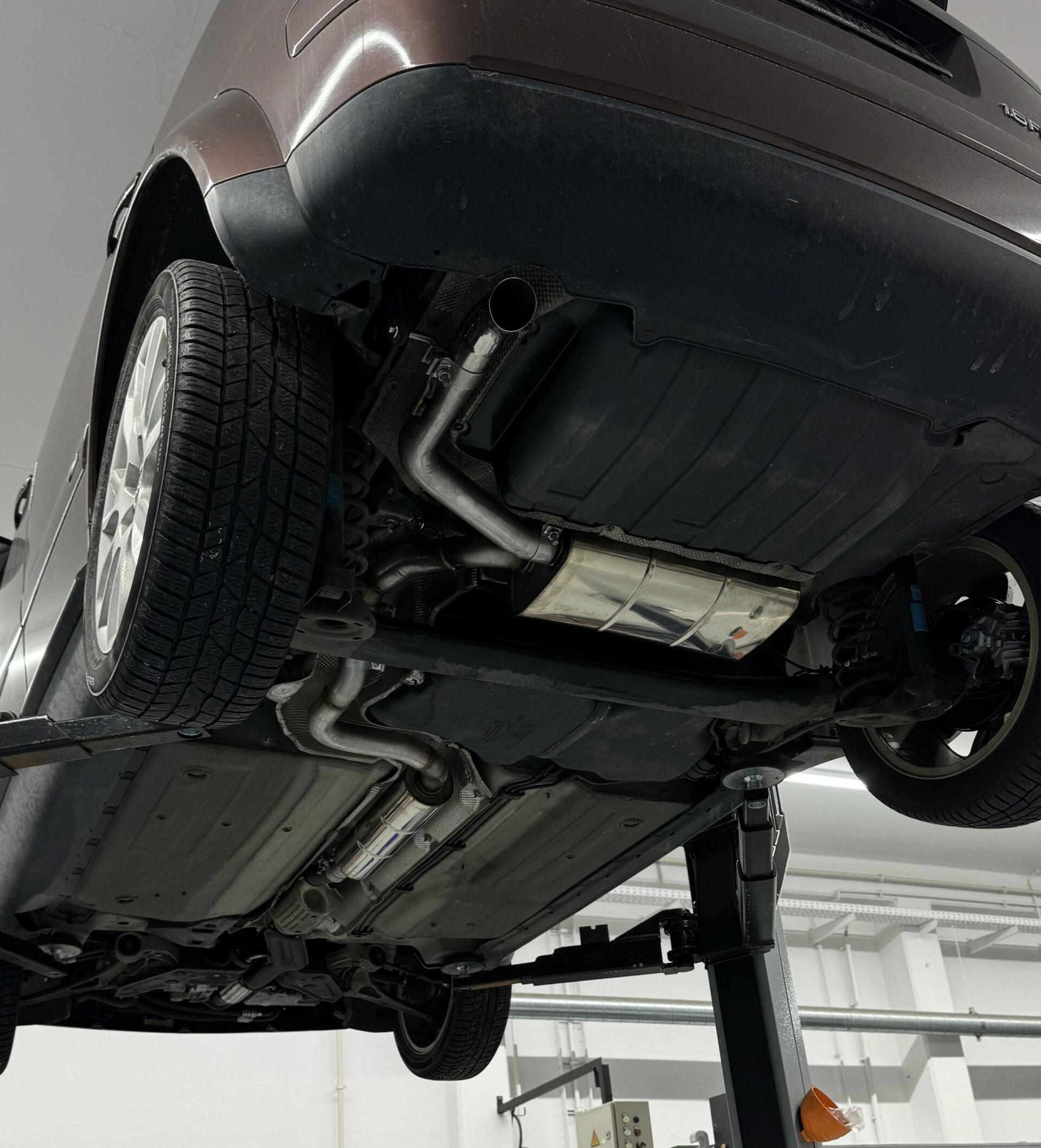 FOX cat-back izpušni sistem - 1x63 Tip 26 (sestavljen iz zadnjega in srednjega izpušnega lonca z nastavkom) Audi A2 - 1,4l - 34l Tank