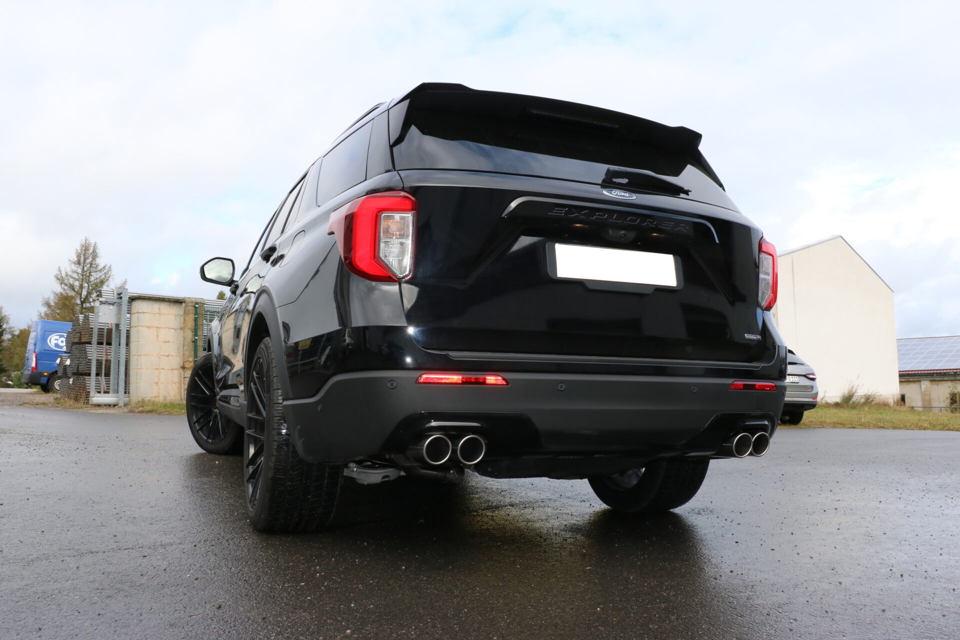 FOX zadnji športni lonec Ford Explorer Tip WUJ desno/levo - 2x90 Tip 16 desno/levo