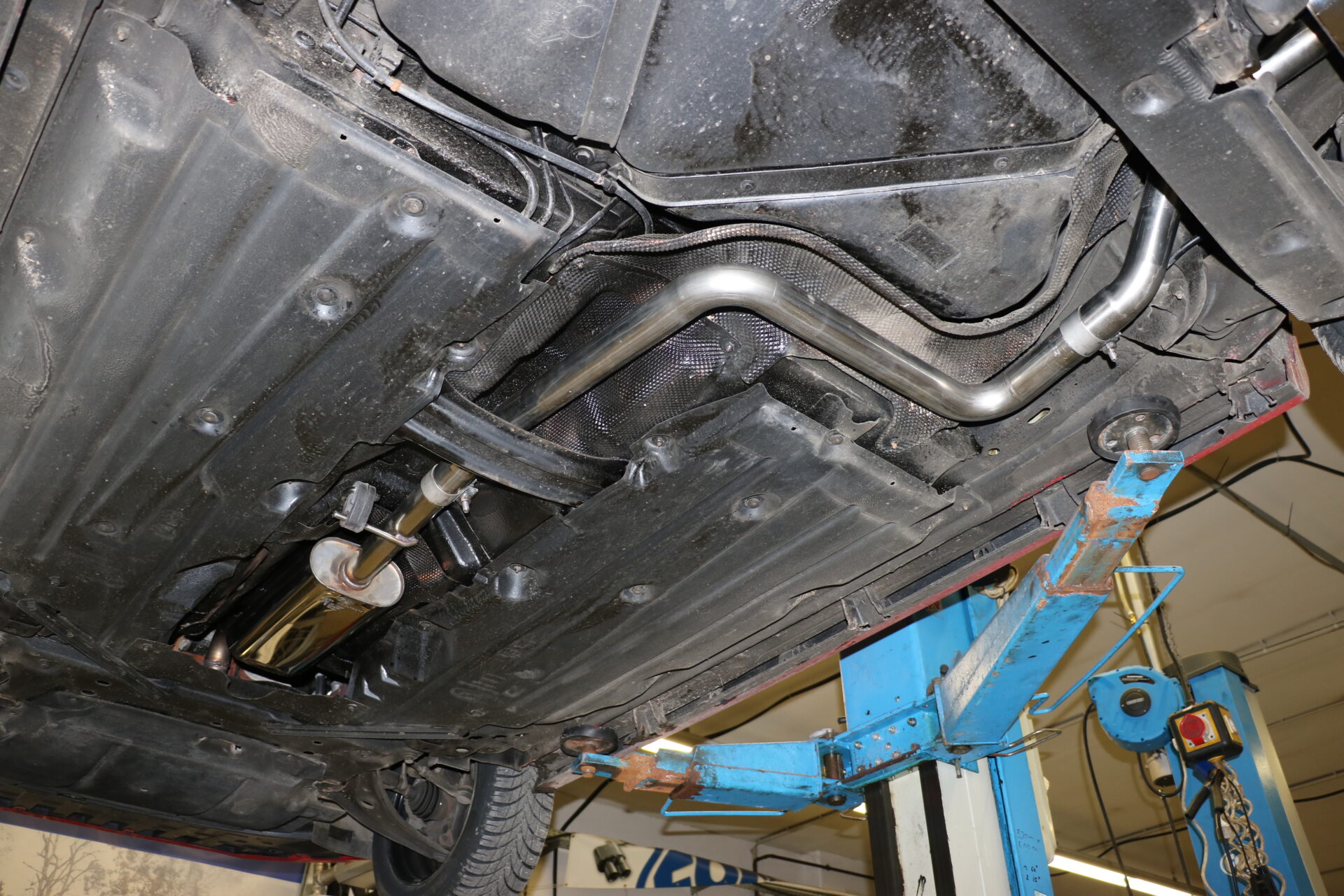 FOX srednji izpušni lonec Ford Fiesta MK8 - JHH