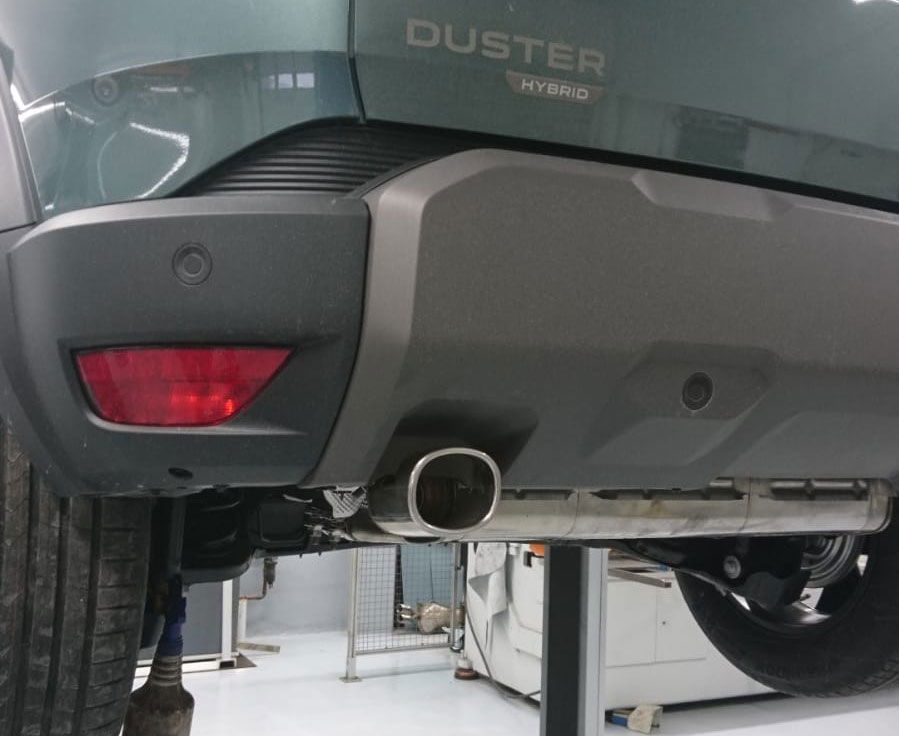 FOX zadnji športni lonec Dacia Duster blagi hibrid 130 4x4 prečni izhod desno/levo - 1x93x79 Tip 70